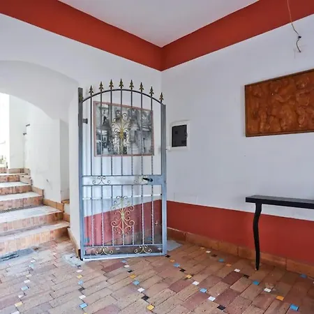 Minisuite F-house Vicino Al Duomo Di Nyaraló